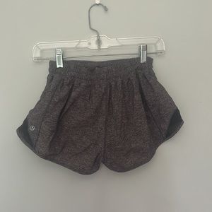 Lululemon hotty hot shorts 2.5”